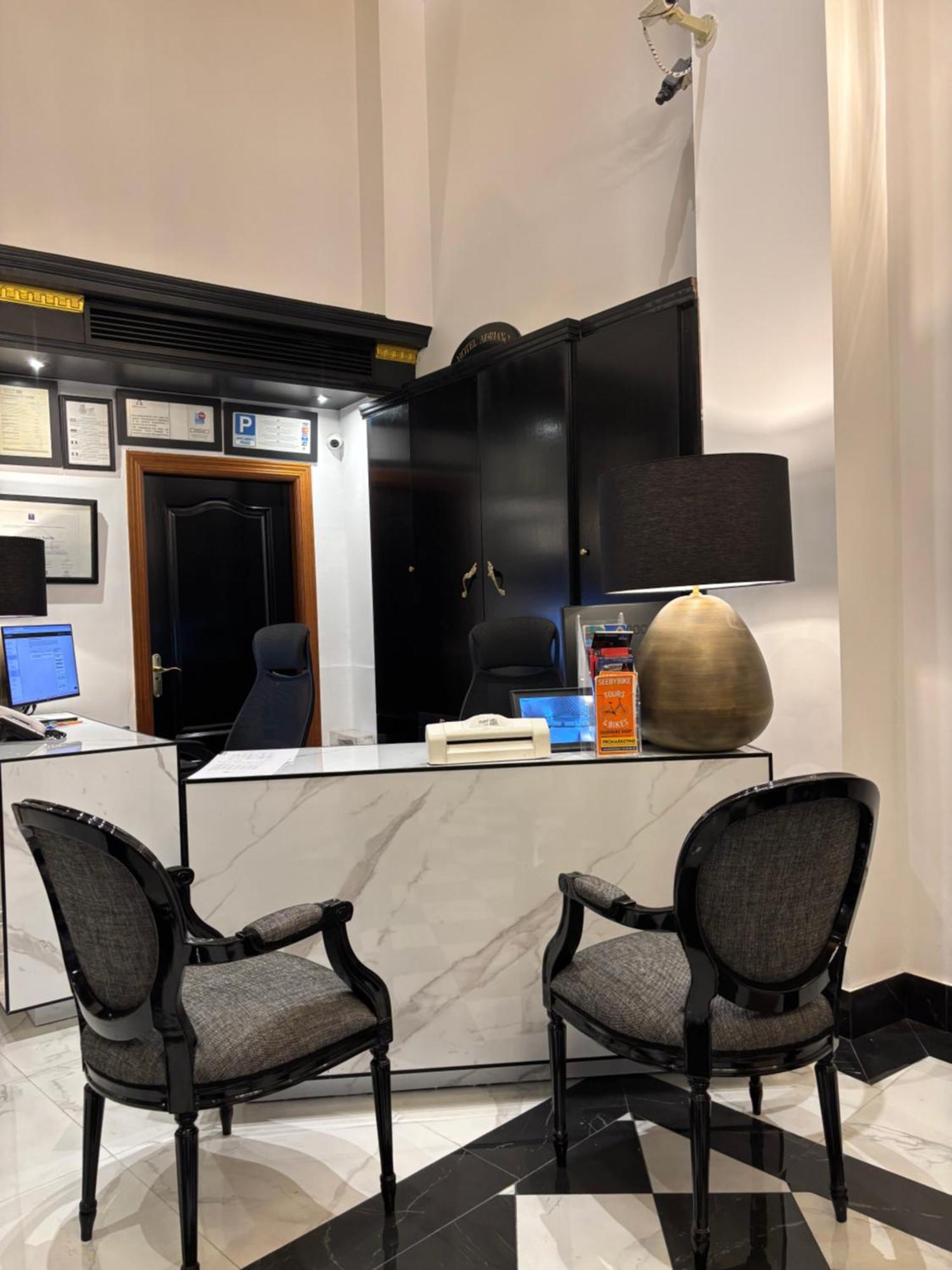 Adriano Boutique Sevilla Eksteriør bilde